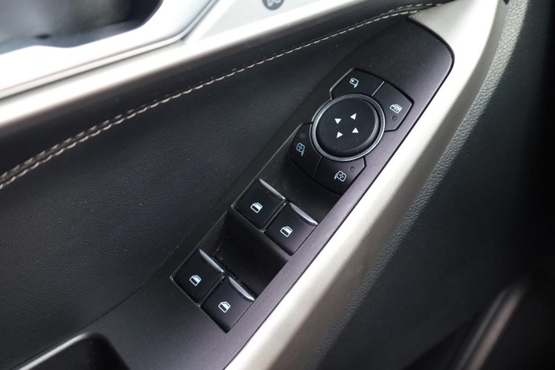 Ford Explorer Vehicle Image 20