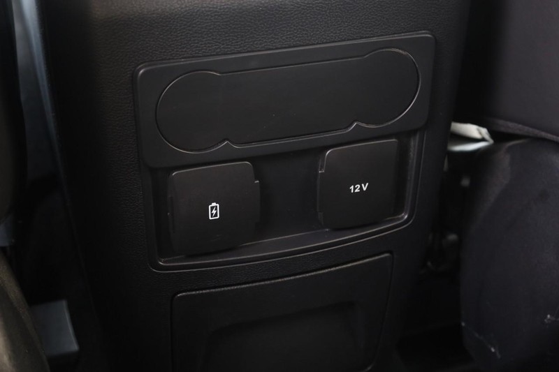 Ford Explorer Vehicle Image 24