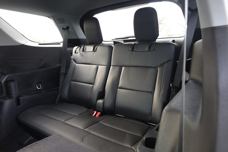 Ford Explorer Vehicle Image 27