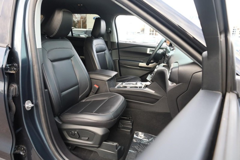 Ford Explorer Vehicle Image 28