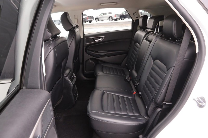 Ford Edge Vehicle Image 09