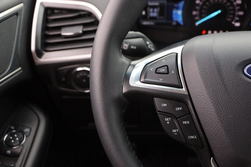 Ford Edge Vehicle Image 11