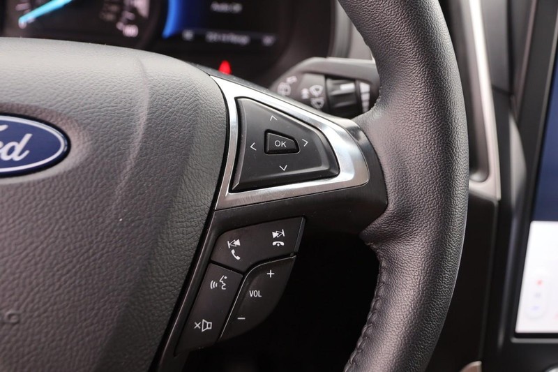 Ford Edge Vehicle Image 12