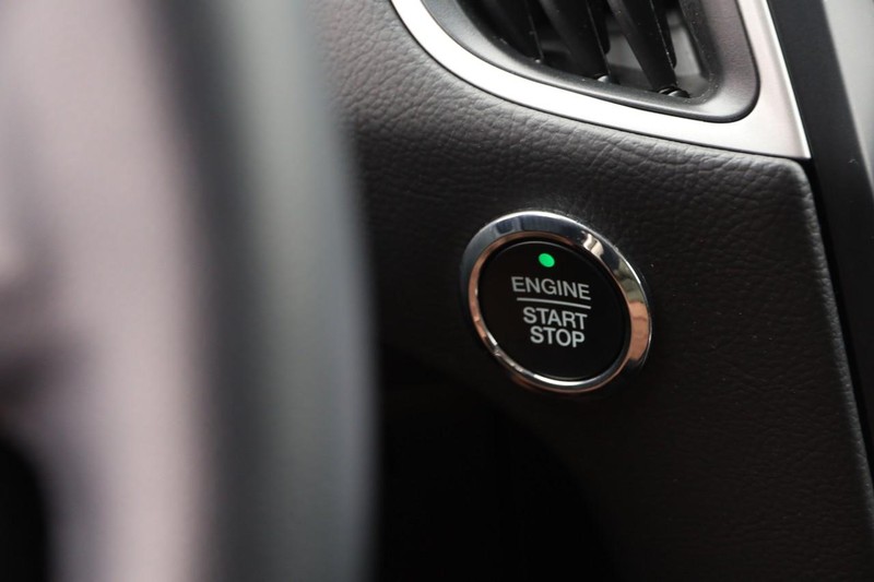 Ford Edge Vehicle Image 14