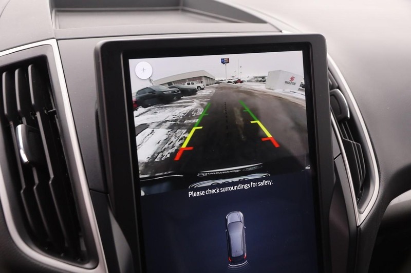 Ford Edge Vehicle Image 16