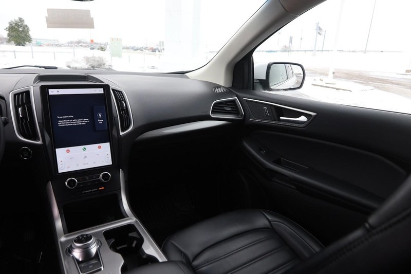 Ford Edge Vehicle Image 23