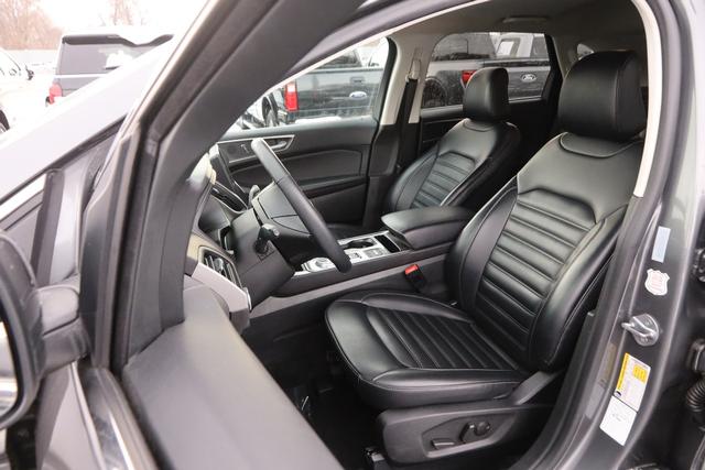 Ford Edge Vehicle Image 08