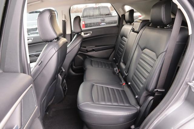 Ford Edge Vehicle Image 09