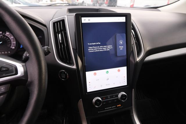 Ford Edge Vehicle Image 14