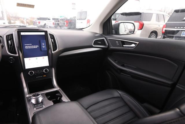 Ford Edge Vehicle Image 23