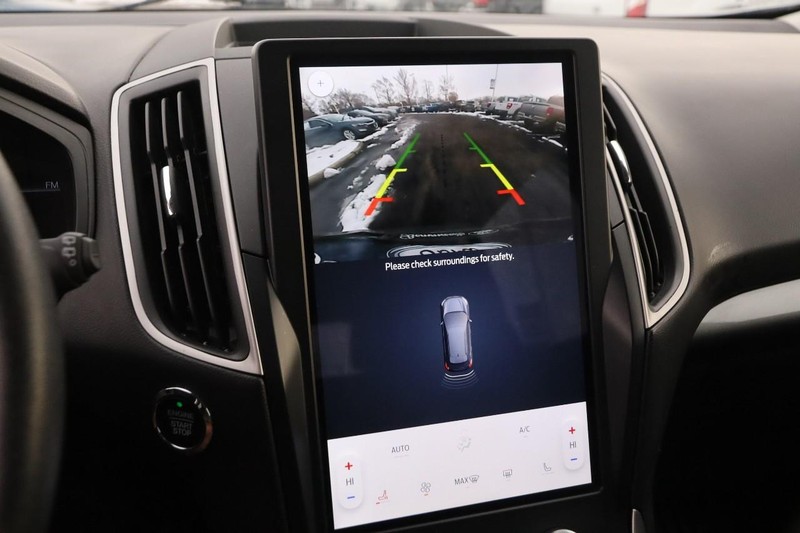 Ford Edge Vehicle Image 15