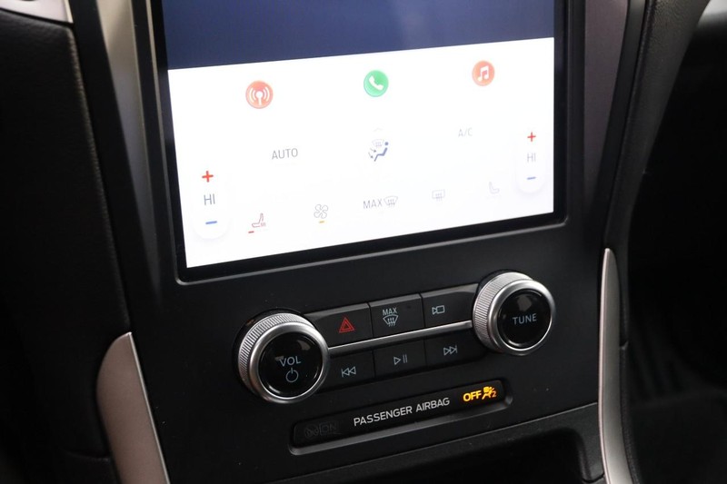 Ford Edge Vehicle Image 16