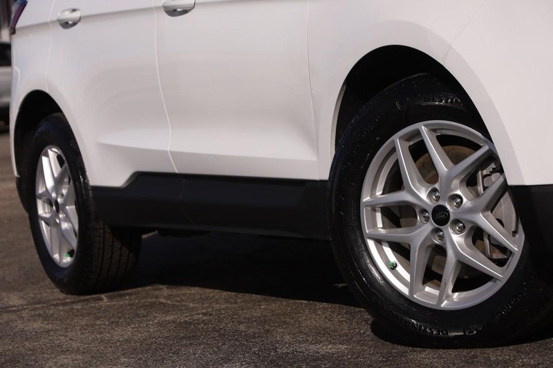 Ford Edge Vehicle Image 03