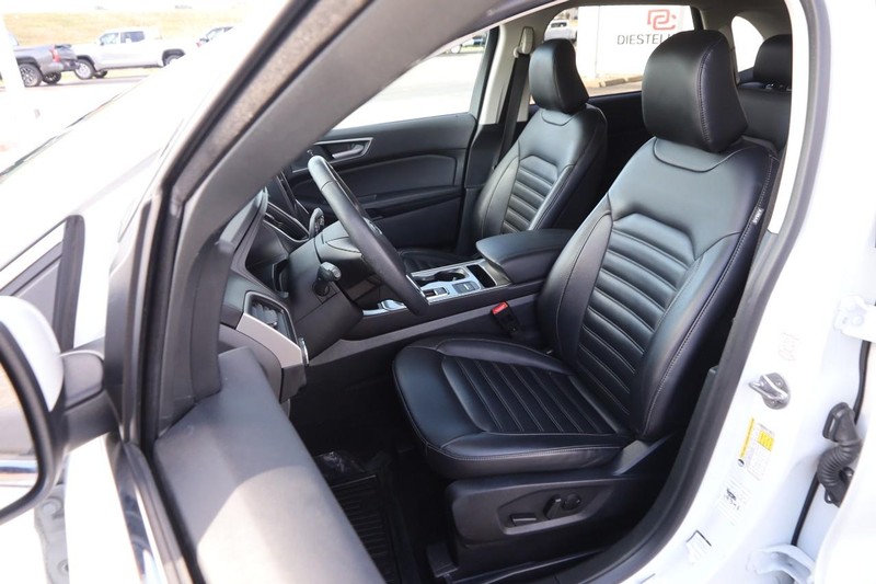 Ford Edge Vehicle Image 08