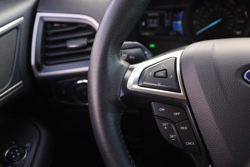 Ford Edge Vehicle Image 11