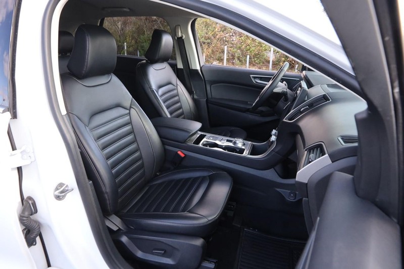 Ford Edge Vehicle Image 24