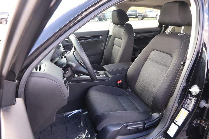 Honda Civic Sedan Vehicle Image 09