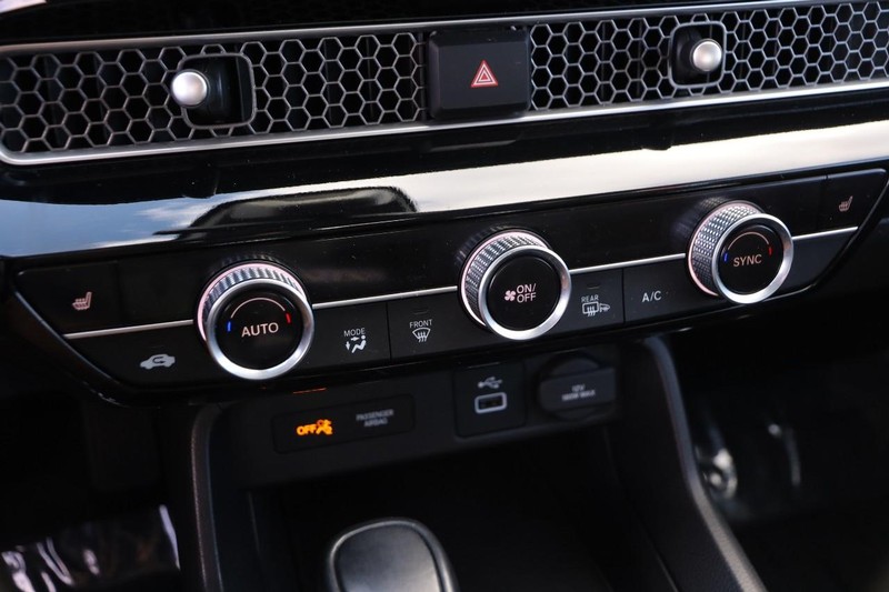 Honda Civic Sedan Vehicle Image 16