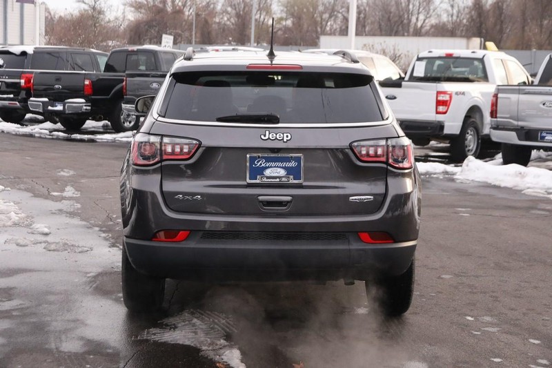 Jeep Compass Vehicle Image 06