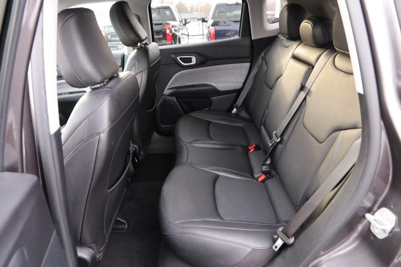 Jeep Compass Vehicle Image 09