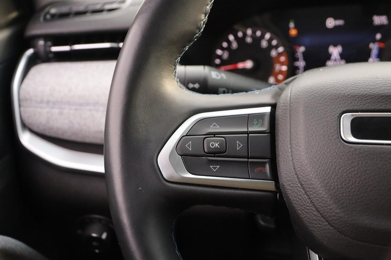 Jeep Compass Vehicle Image 11