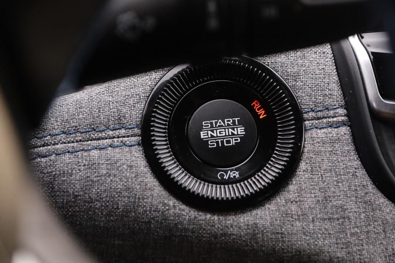 Jeep Compass Vehicle Image 14