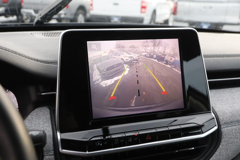 Jeep Compass Vehicle Image 16