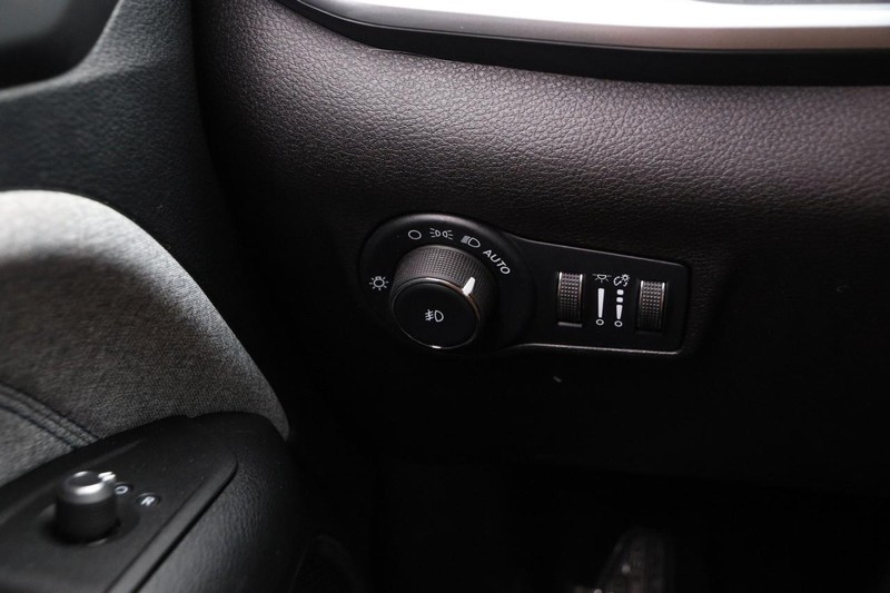 Jeep Compass Vehicle Image 19