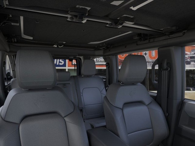 Ford Bronco Vehicle Full-screen Gallery Image 12