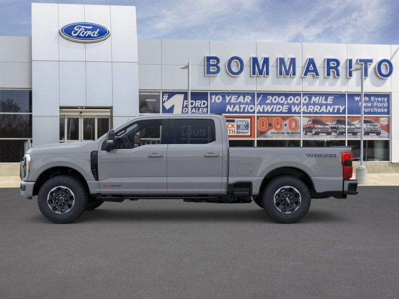 Ford Super Duty F-350 SRW Vehicle Full-screen Gallery Image 3