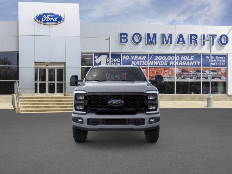 Ford Super Duty F-350 SRW Vehicle Full-screen Gallery Image 6