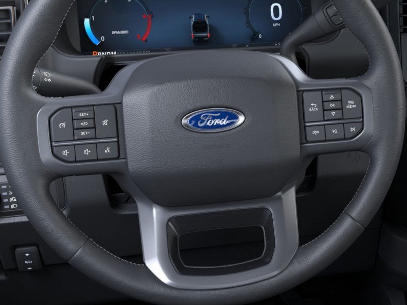 Ford Super Duty F-350 SRW Vehicle Full-screen Gallery Image 12