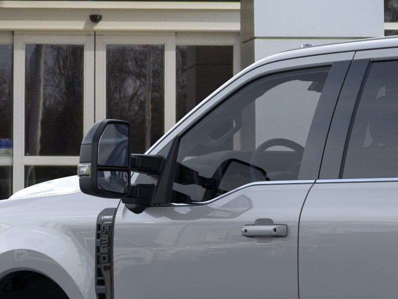 Ford Super Duty F-350 SRW Vehicle Full-screen Gallery Image 20