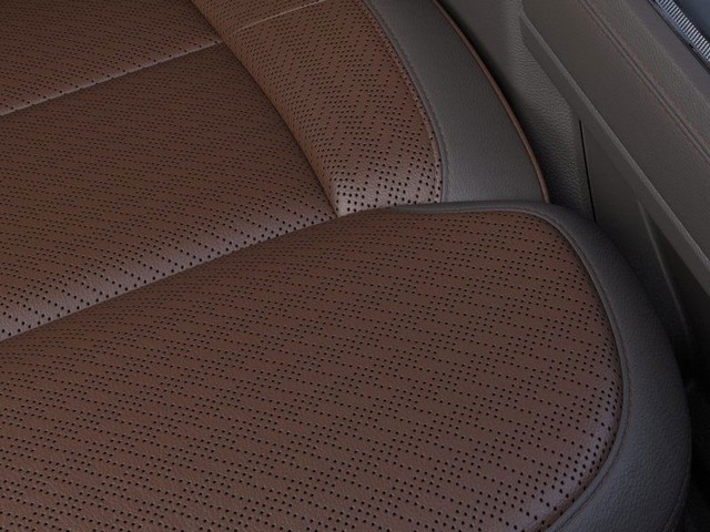 Ford Super Duty F-350 SRW Vehicle Image 16