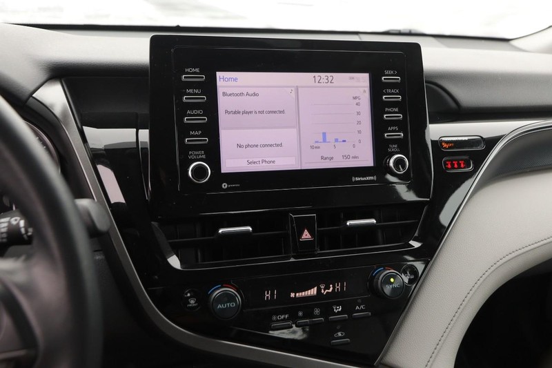 Toyota Camry Vehicle Image 16