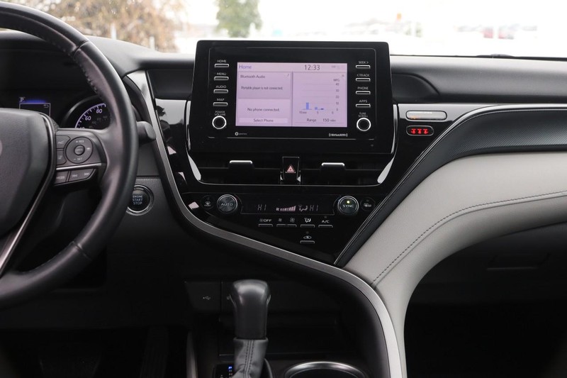 Toyota Camry Vehicle Image 24