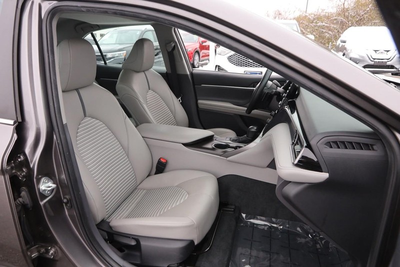 Toyota Camry Vehicle Image 26