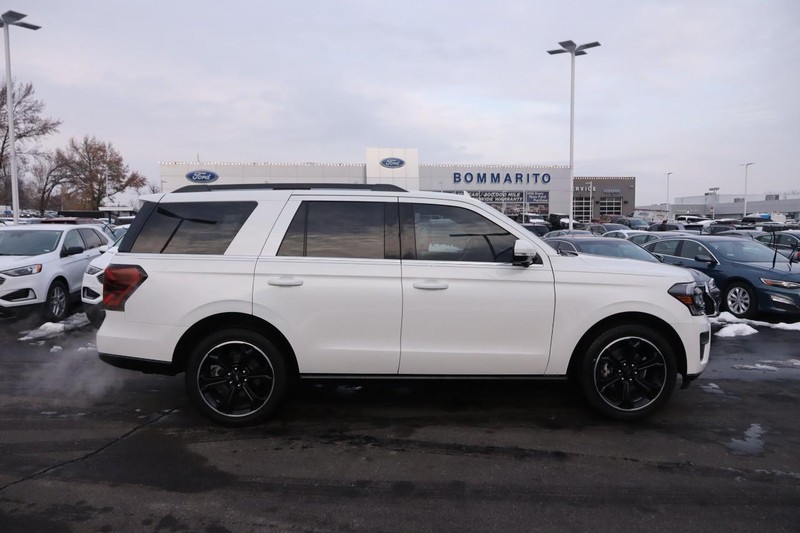 Ford Expedition Vehicle Image 05