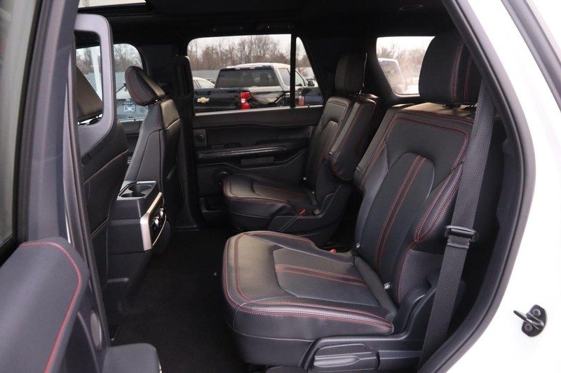 Ford Expedition Vehicle Image 11