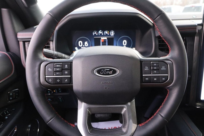 Ford Expedition Vehicle Image 13