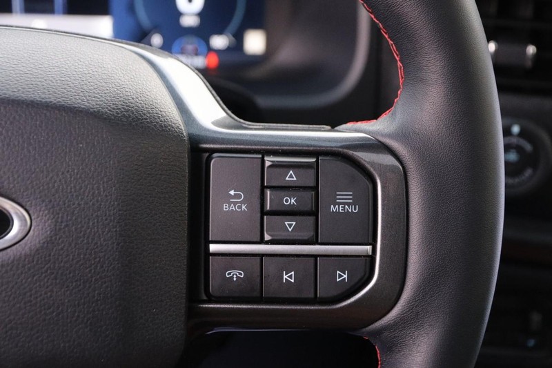 Ford Expedition Vehicle Image 15