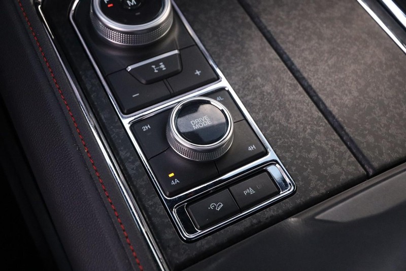 Ford Expedition Vehicle Image 22