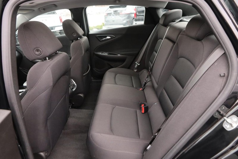 Chevrolet Malibu Vehicle Image 09