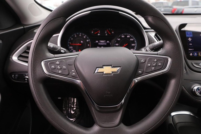 Chevrolet Malibu Vehicle Image 10