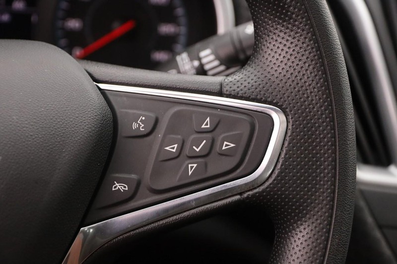 Chevrolet Malibu Vehicle Image 12