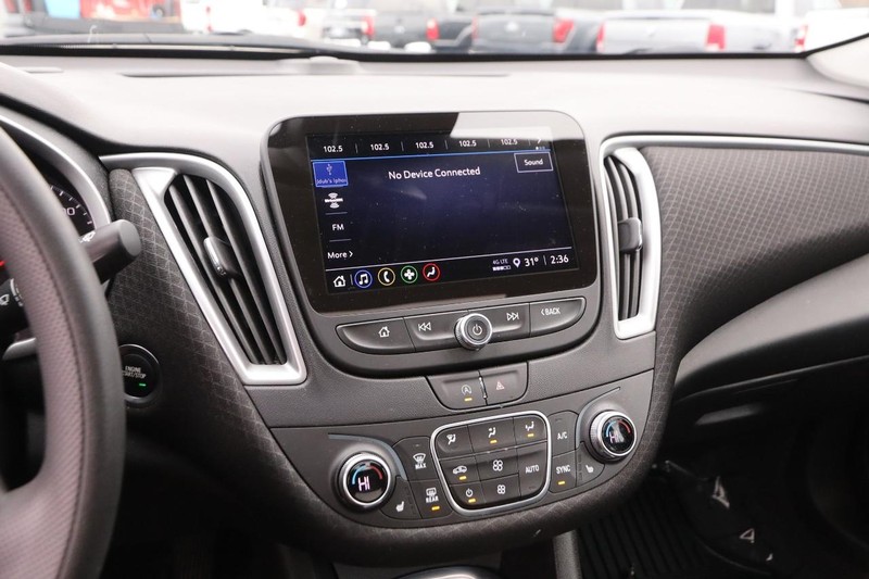 Chevrolet Malibu Vehicle Image 15