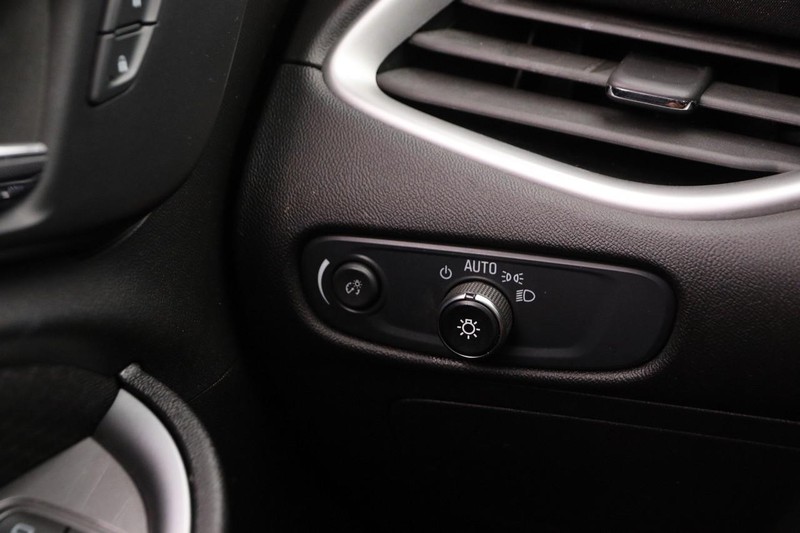 Chevrolet Malibu Vehicle Image 18