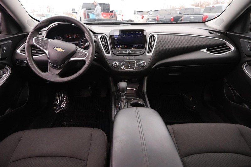 Chevrolet Malibu Vehicle Image 20