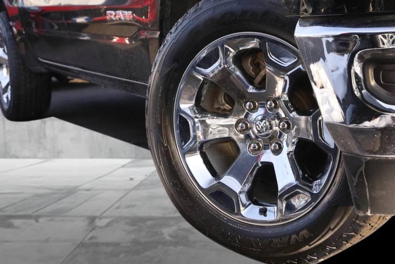 Ram 1500 Vehicle Full-screen Gallery Image 3