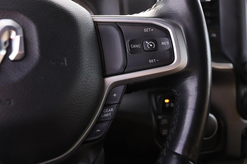 Ram 1500 Vehicle Full-screen Gallery Image 11